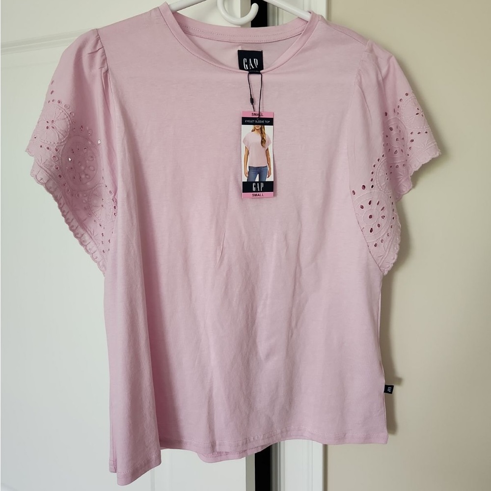 NWT! Gap Top with Flutter Sleeve